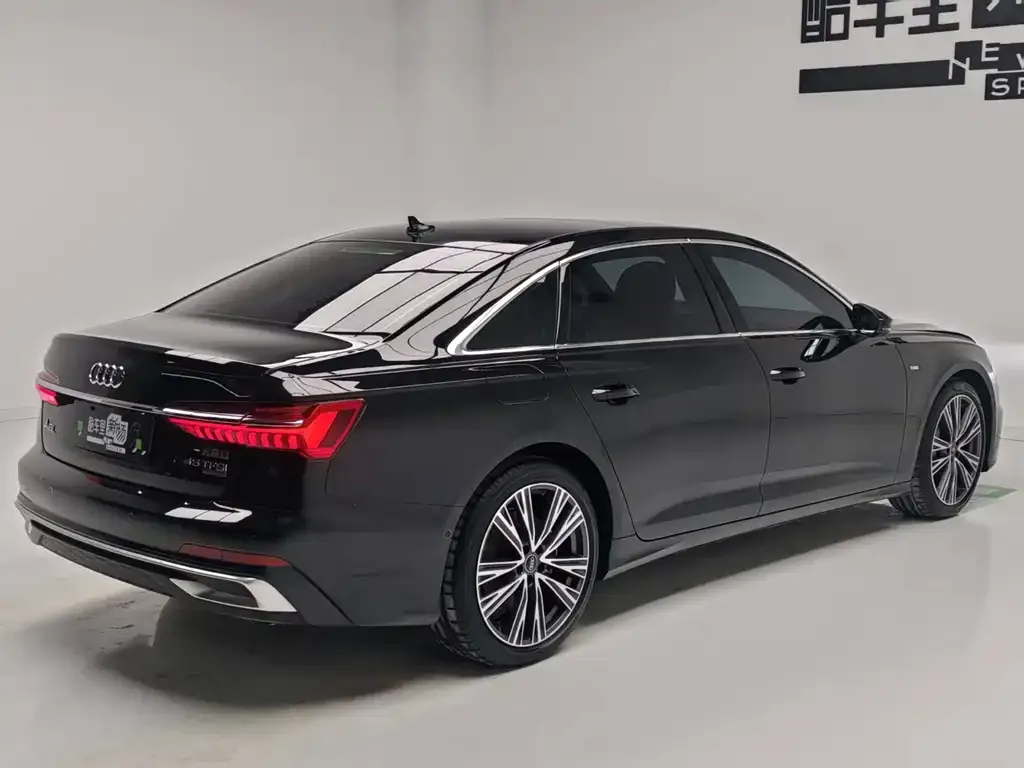 Audi A6L — фото 9