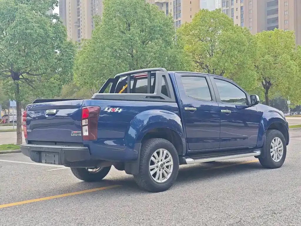 Isuzu D-MAX — фото 5