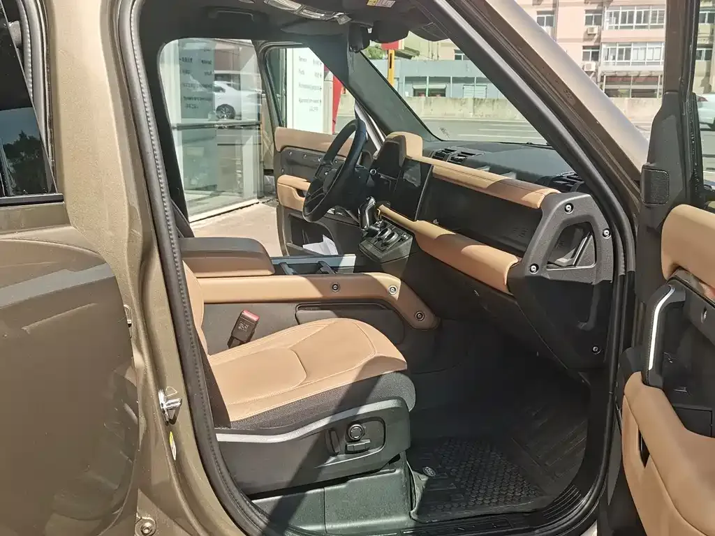 Land Rover Defender — фото 10