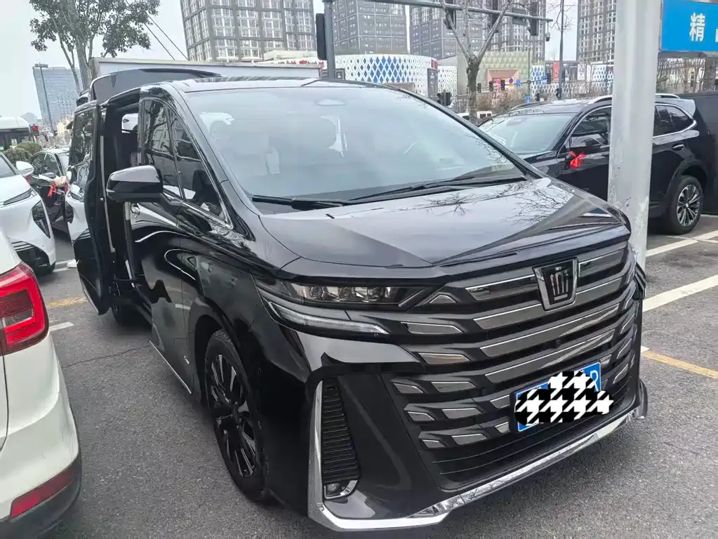 Toyota Vellfire — фото 2