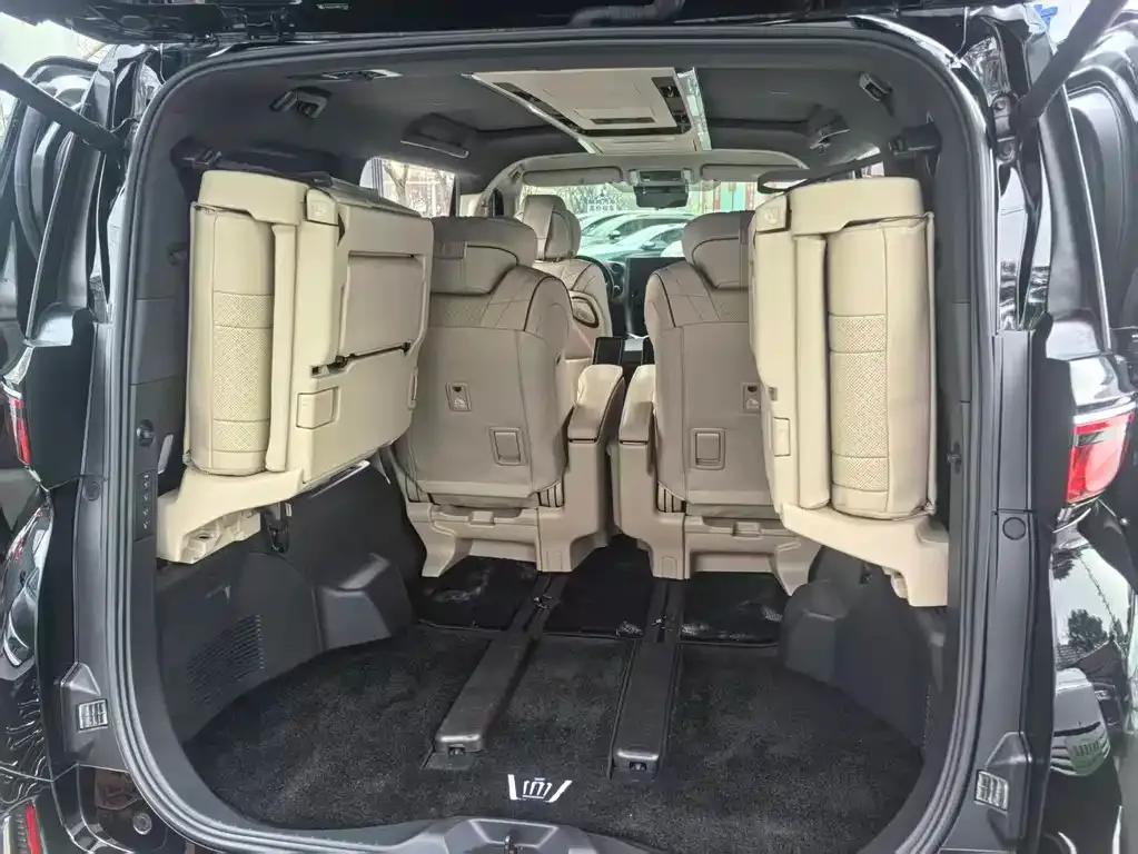 Toyota Vellfire — фото 5