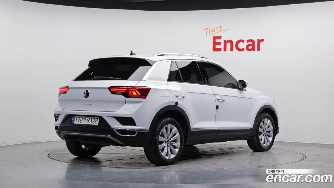 Volkswagen T-Roc — фото 2