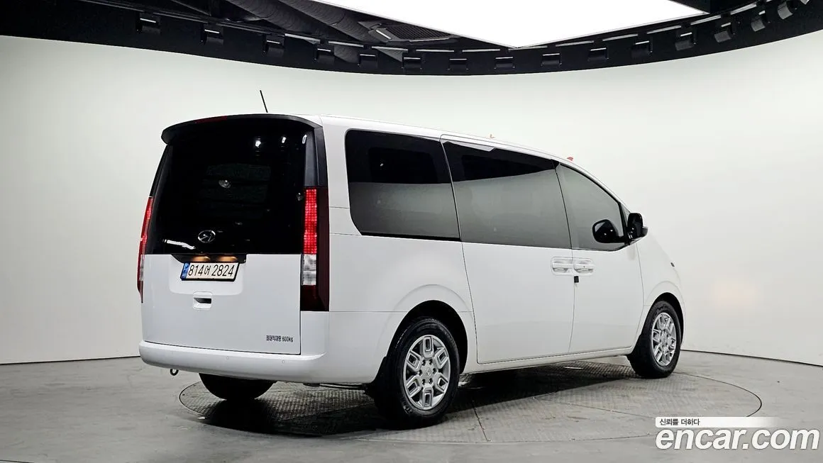 Hyundai Staria — фото 3
