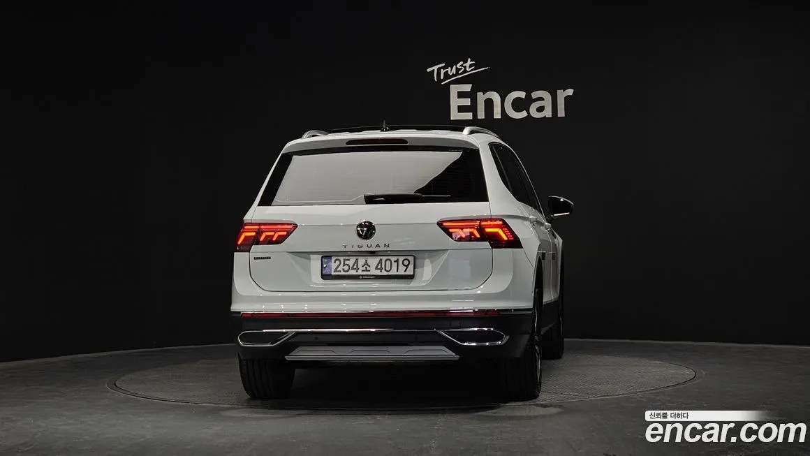 Volkswagen Tiguan — фото 4