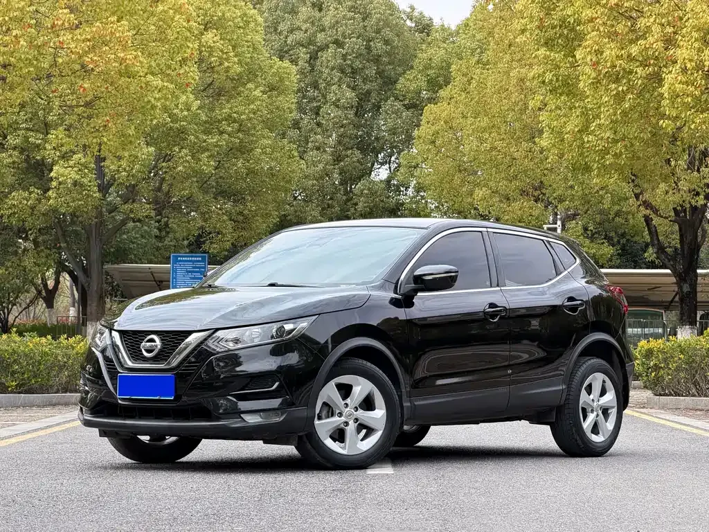 Nissan Qashqai — фото 1