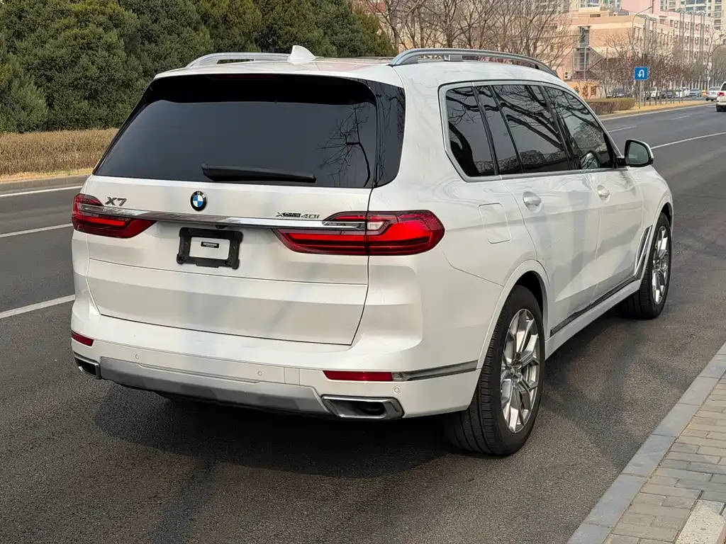 BMW X7 — фото 2