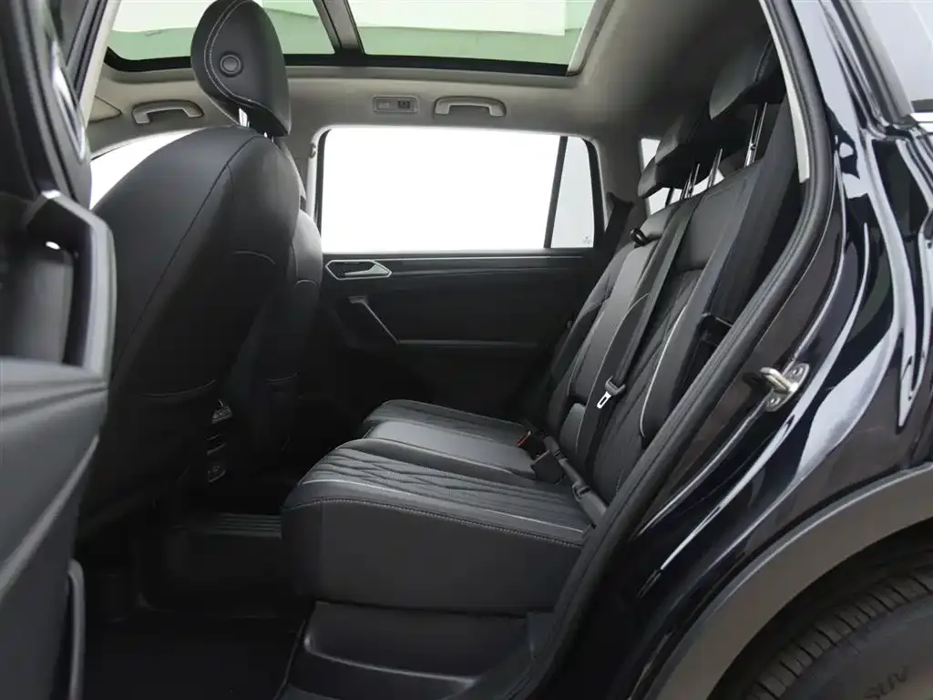 Volkswagen Tiguan L New Energy — фото 8