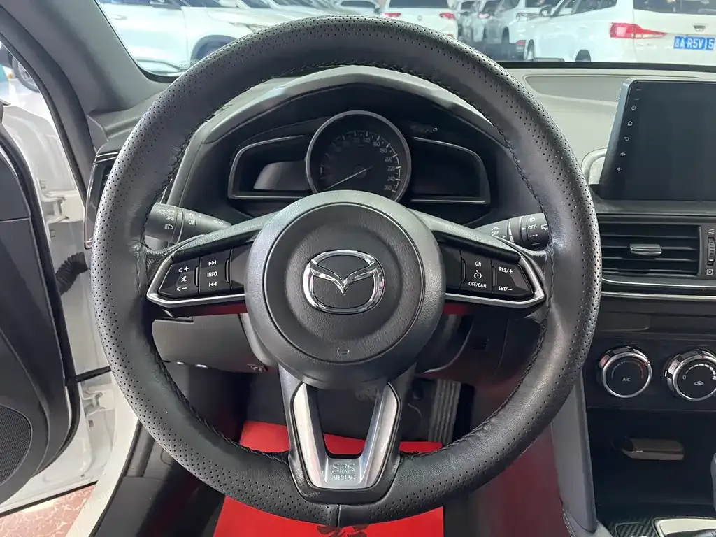 Mazda CX-4 — фото 10