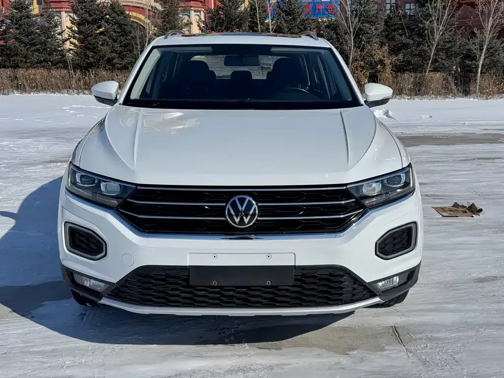 Volkswagen T-Roc — фото 1