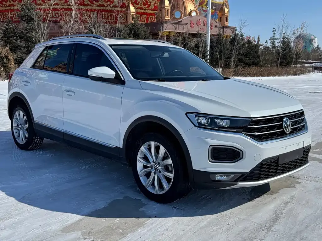 Volkswagen T-Roc — фото 10