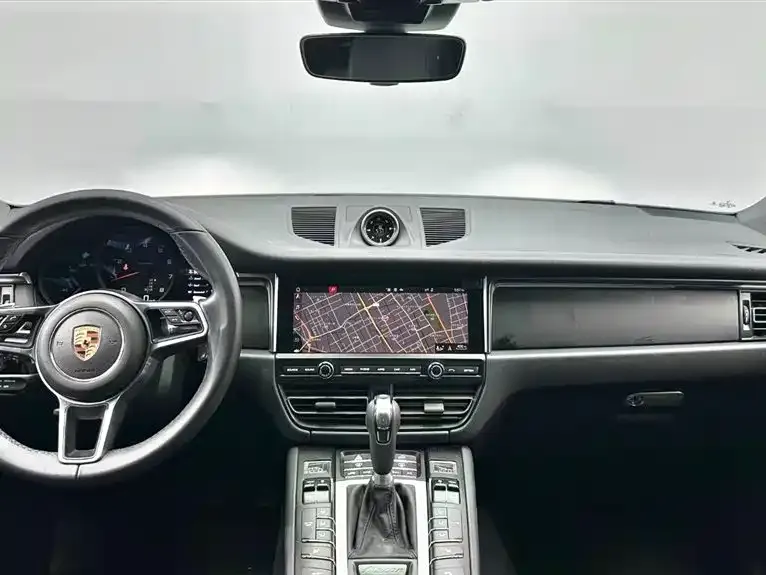 Porsche Macan — фото 9