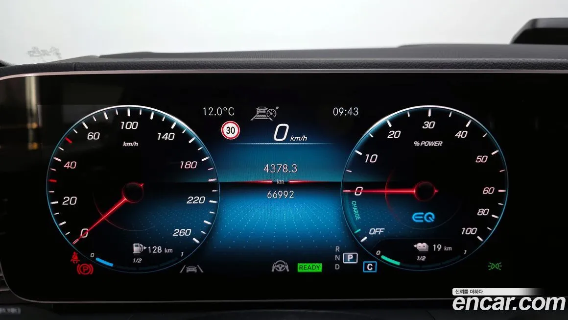 Mercedes-Benz GLE-Class — фото 6