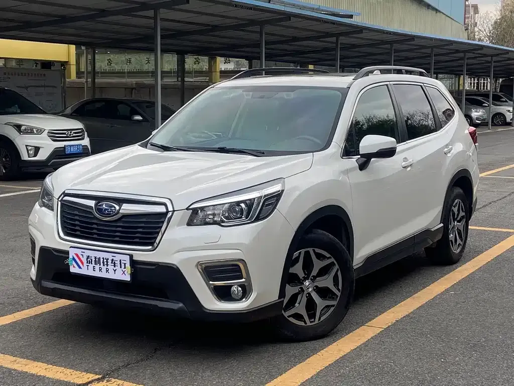 Subaru Forester — фото 1