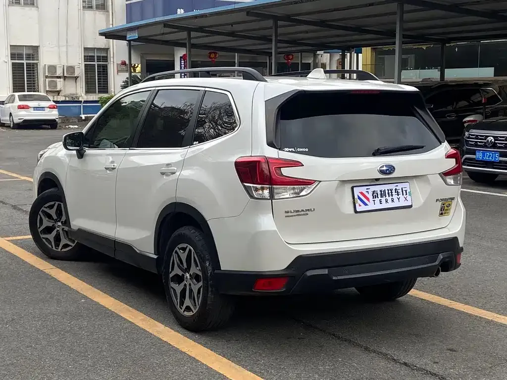 Subaru Forester — фото 5