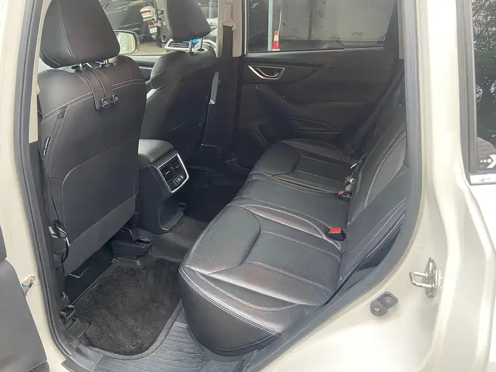 Subaru Forester — фото 2
