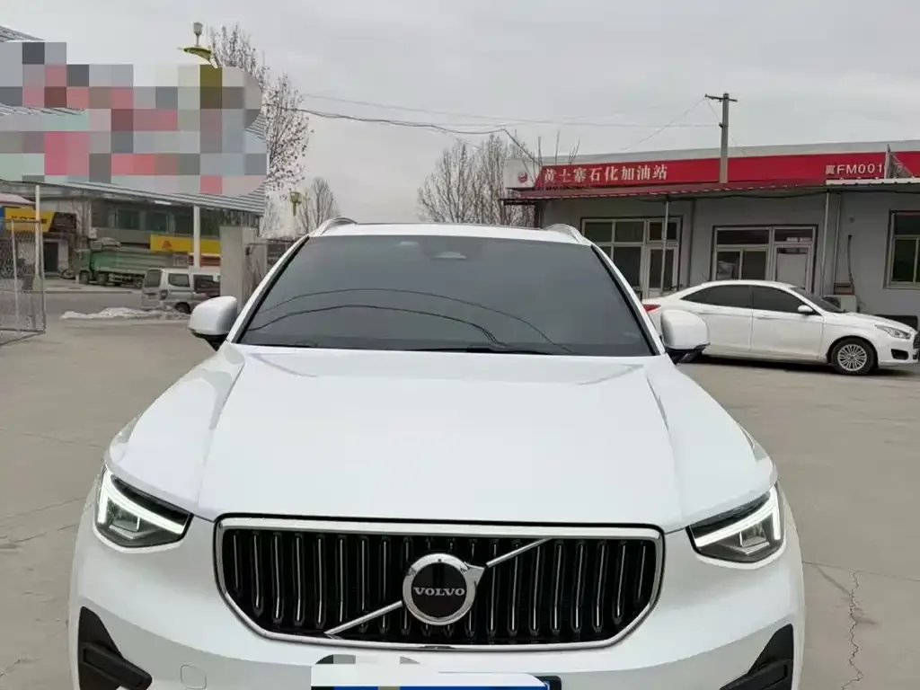 Volvo XC40 — фото 2