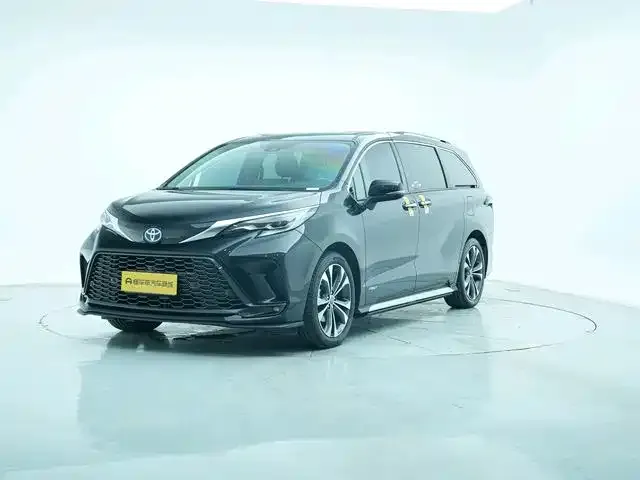 Toyota Granvia — фото 1