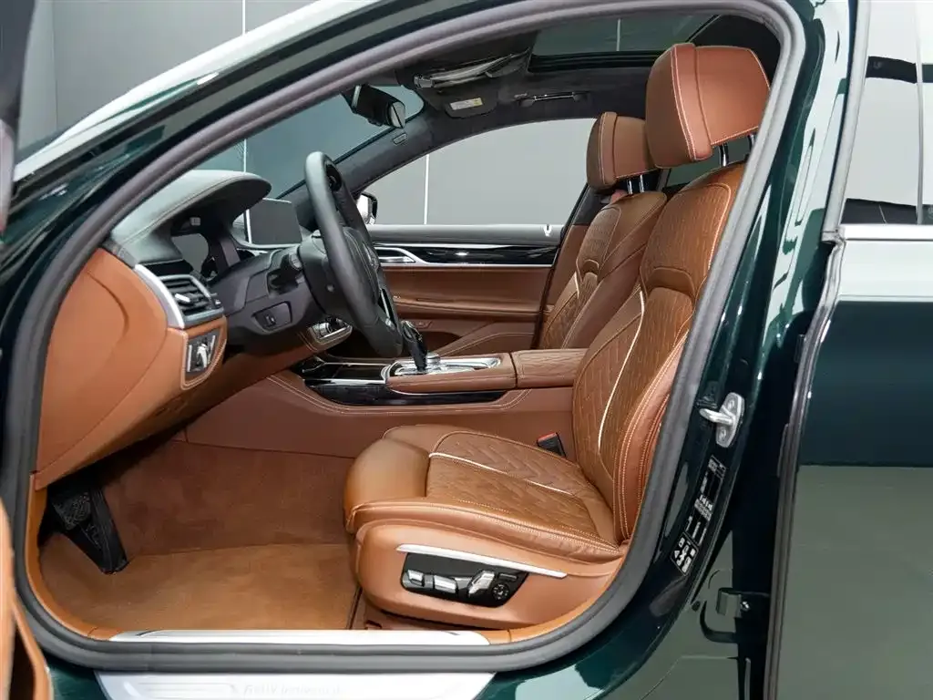 BMW 7 Series — фото 10
