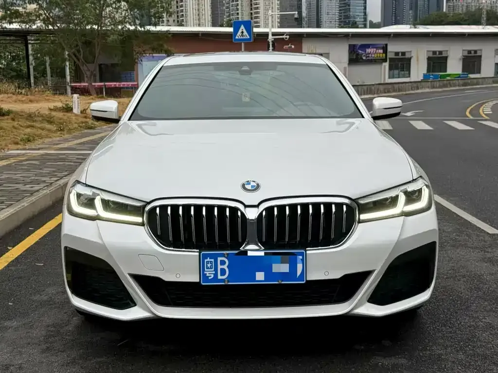 BMW 5 Series — фото 6