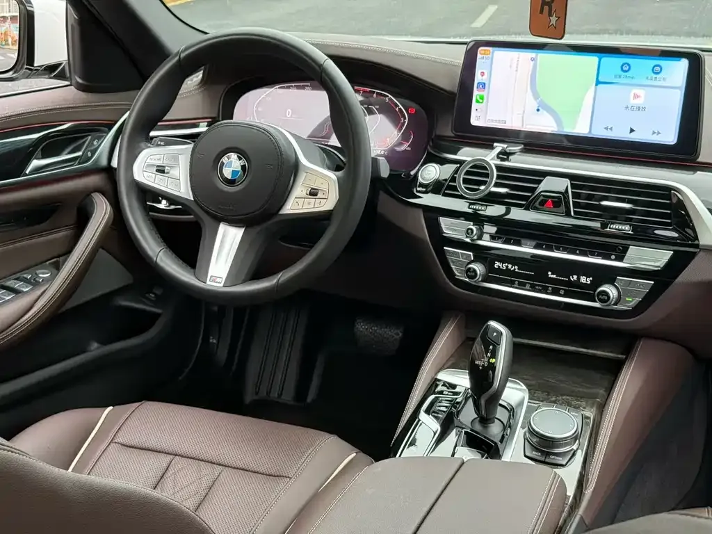 BMW 5 Series — фото 5