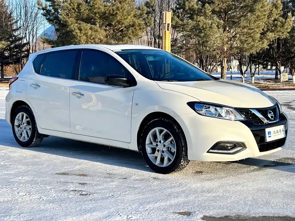 Nissan Tiida — фото 9