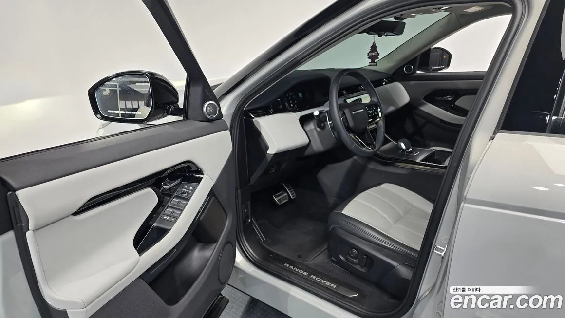 Land Rover Range Rover Evoque — фото 8
