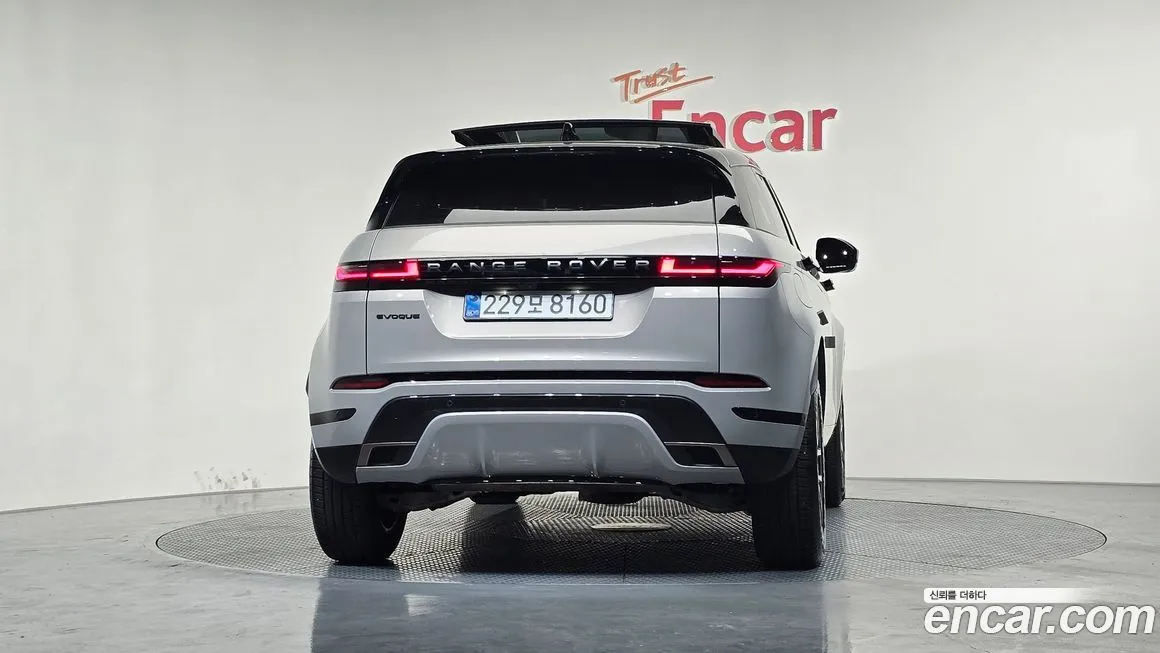 Land Rover Range Rover Evoque — фото 6