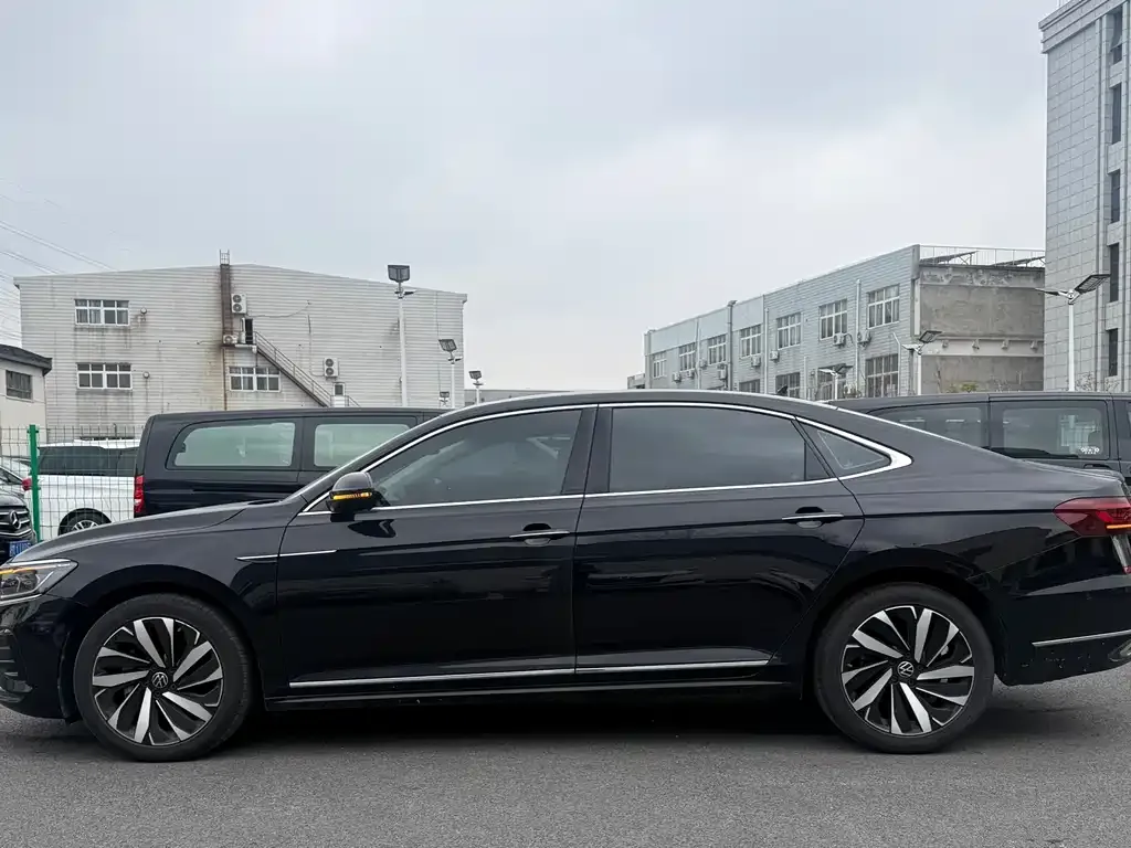 Volkswagen Passat — фото 2