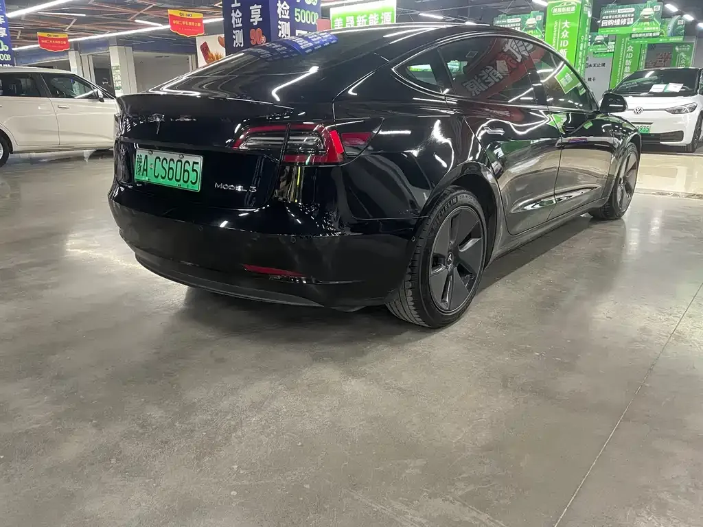 Tesla Model 3 — фото 6
