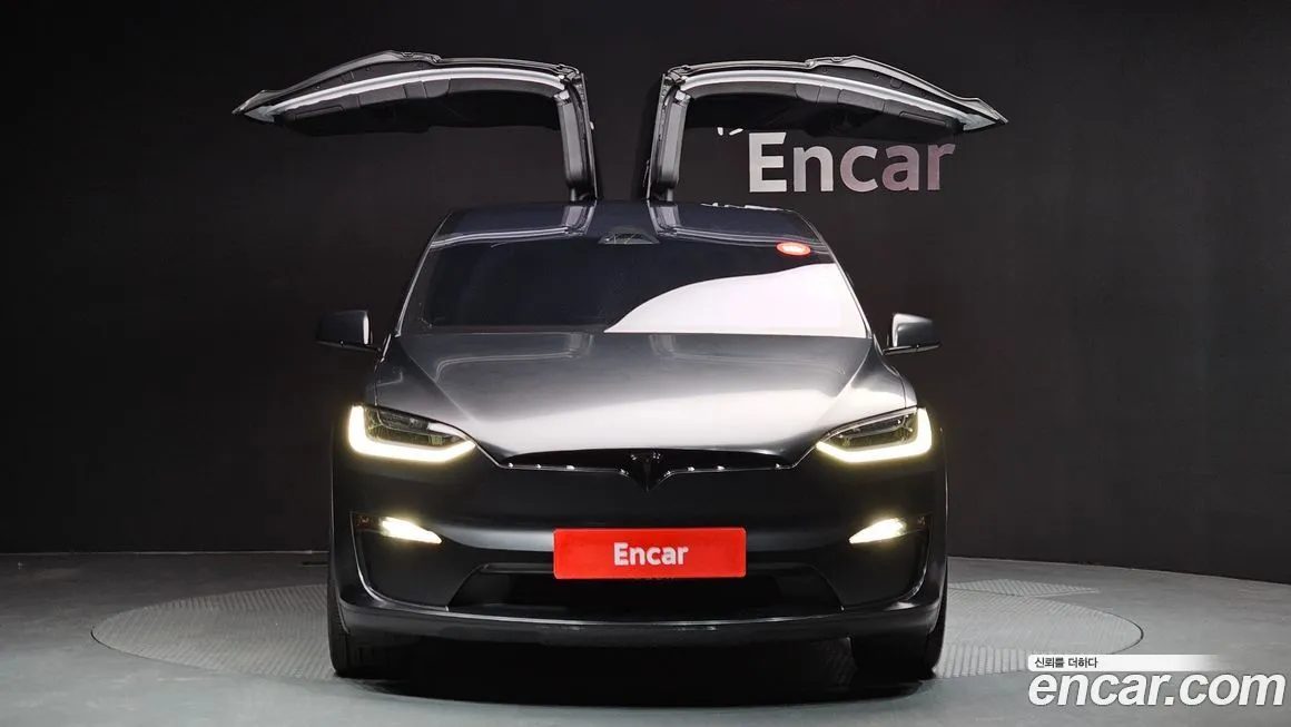 Tesla Model X — фото 4