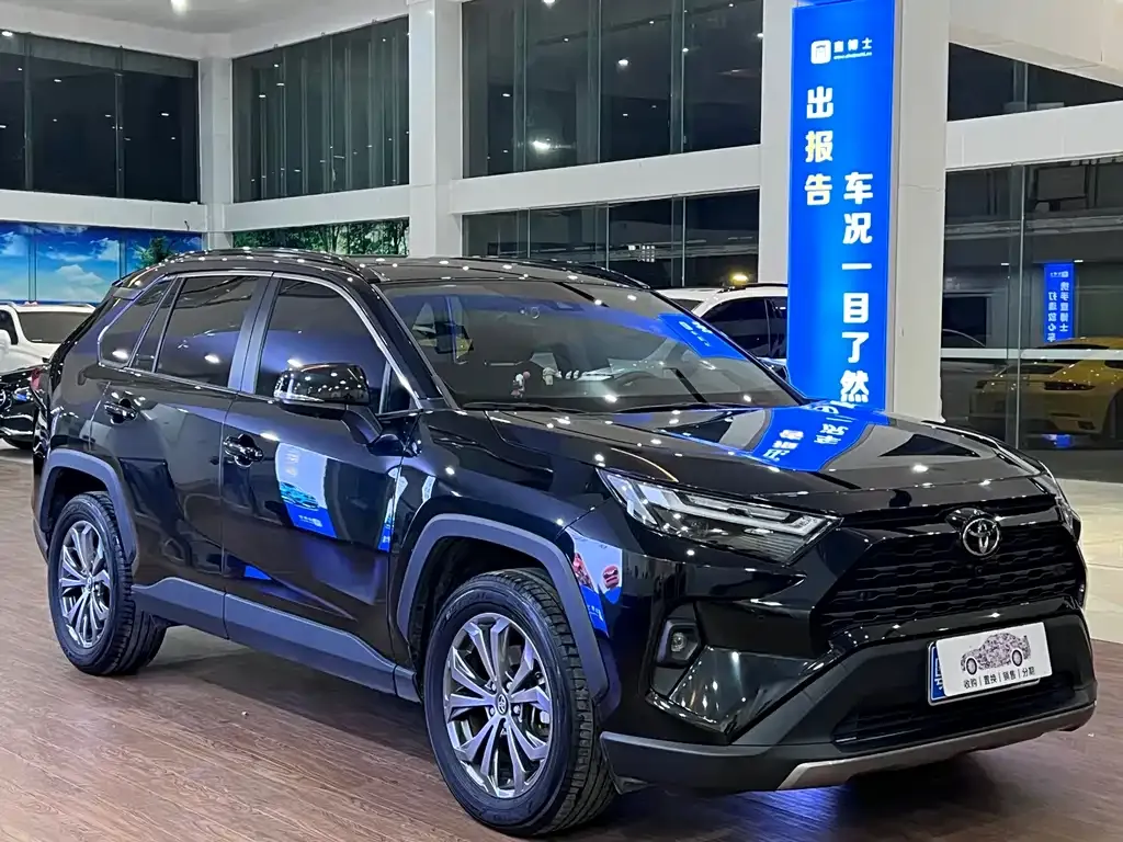 Toyota RAV4 — фото 4