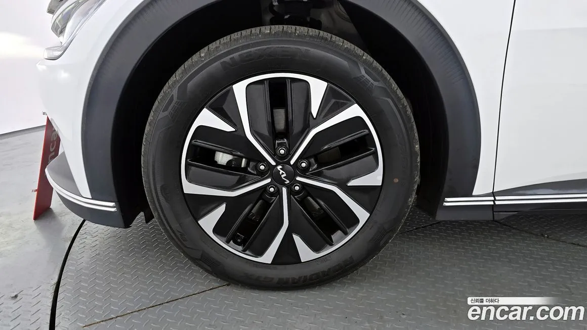 Kia EV6 — фото 6