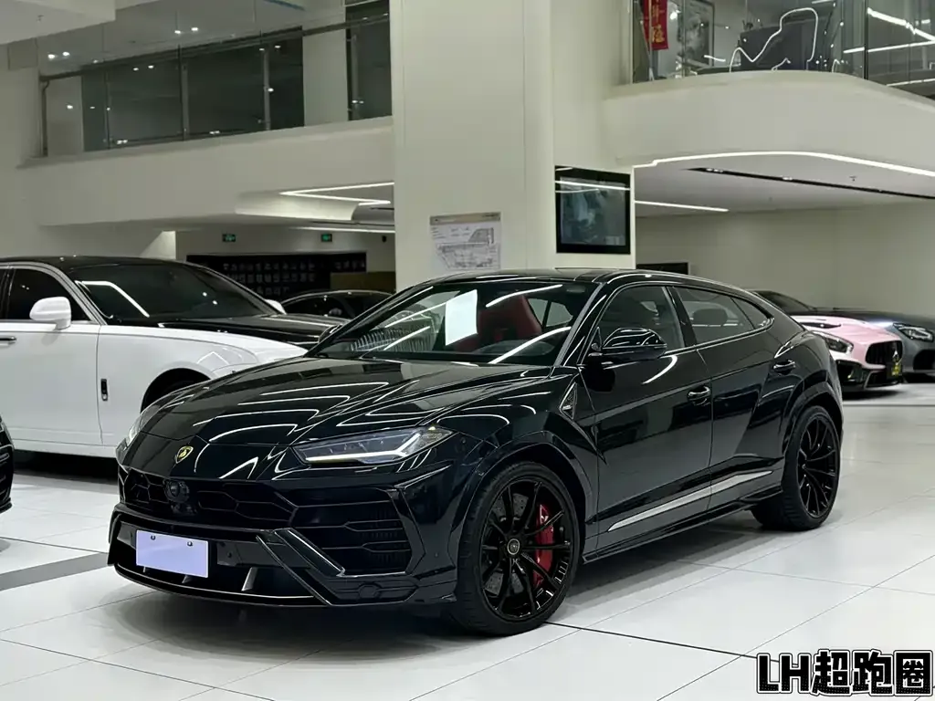 Lamborghini Urus — фото 1