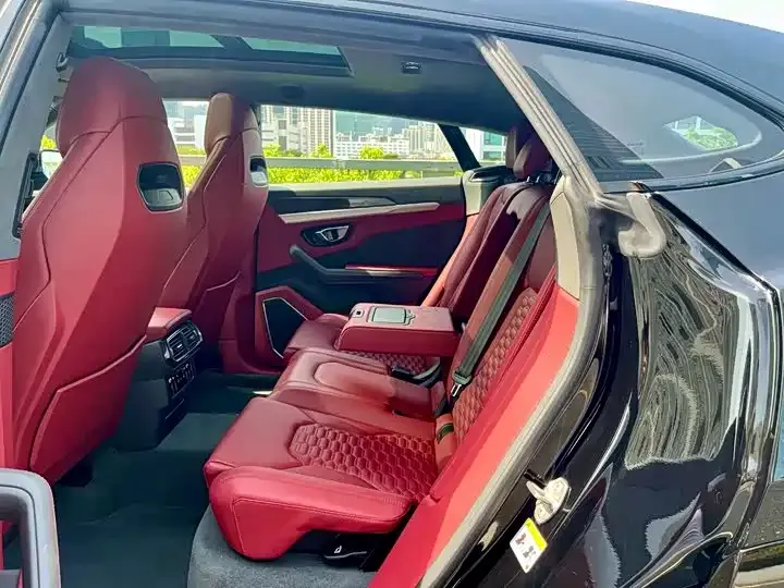Lamborghini Urus — фото 2