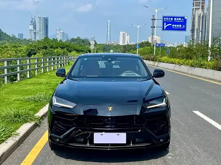 Lamborghini Urus — фото 10