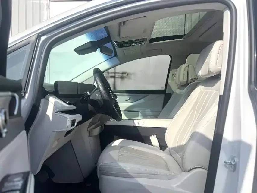 Buick GL8 Hybrid — фото 7