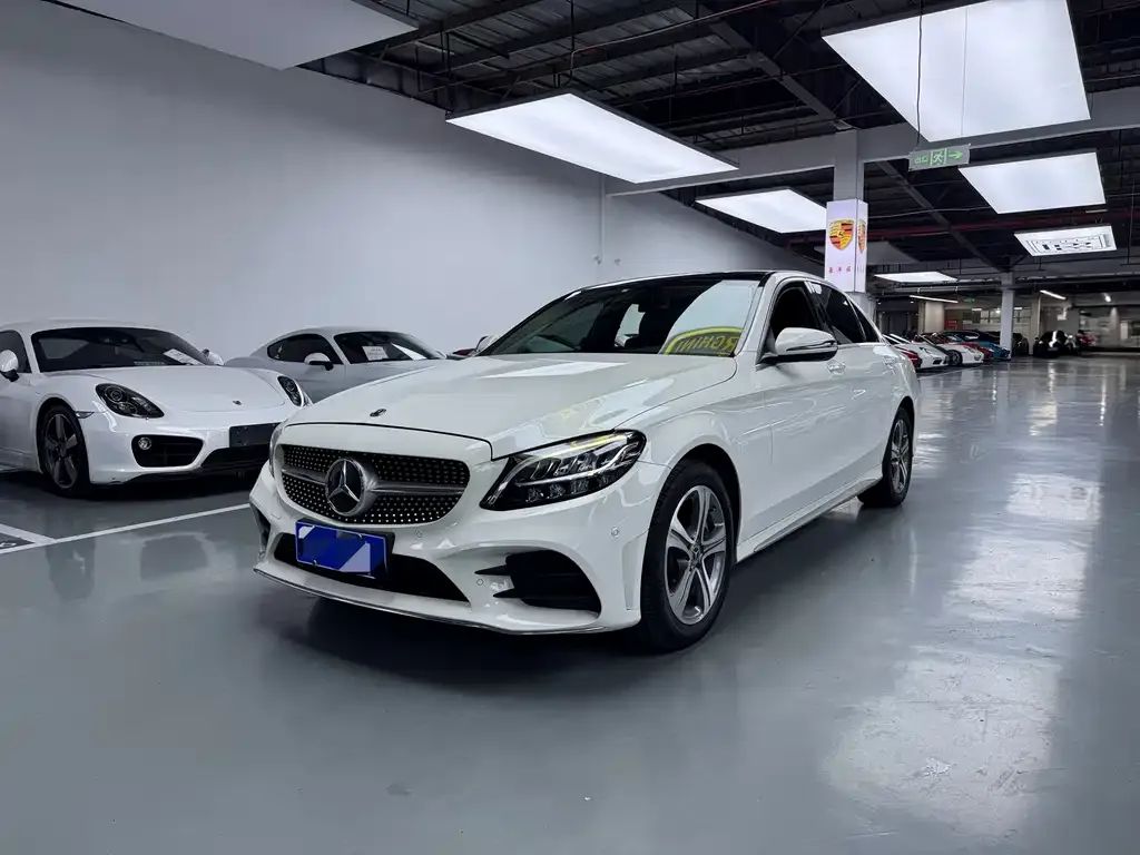 Mercedes-Benz C-Class — фото 1