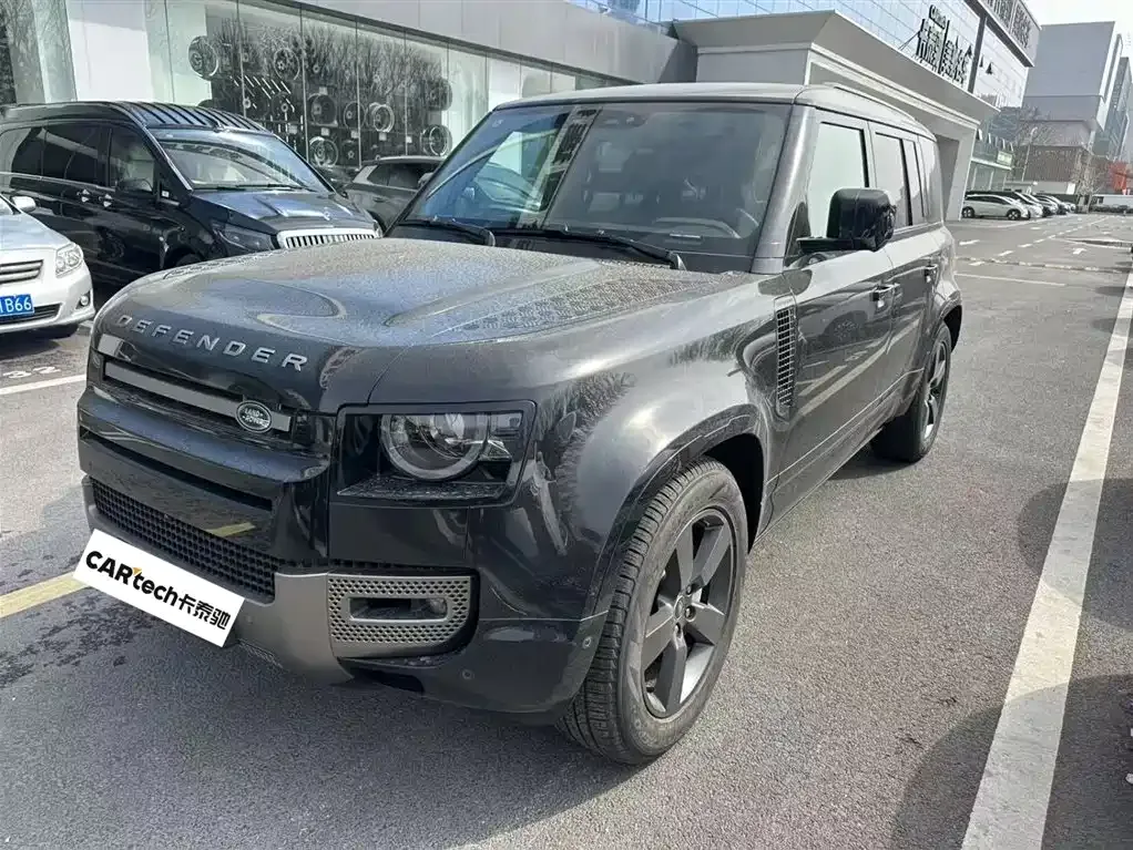Land Rover Defender — фото 1