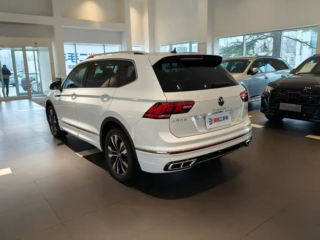 Volkswagen Tiguan L — фото 5