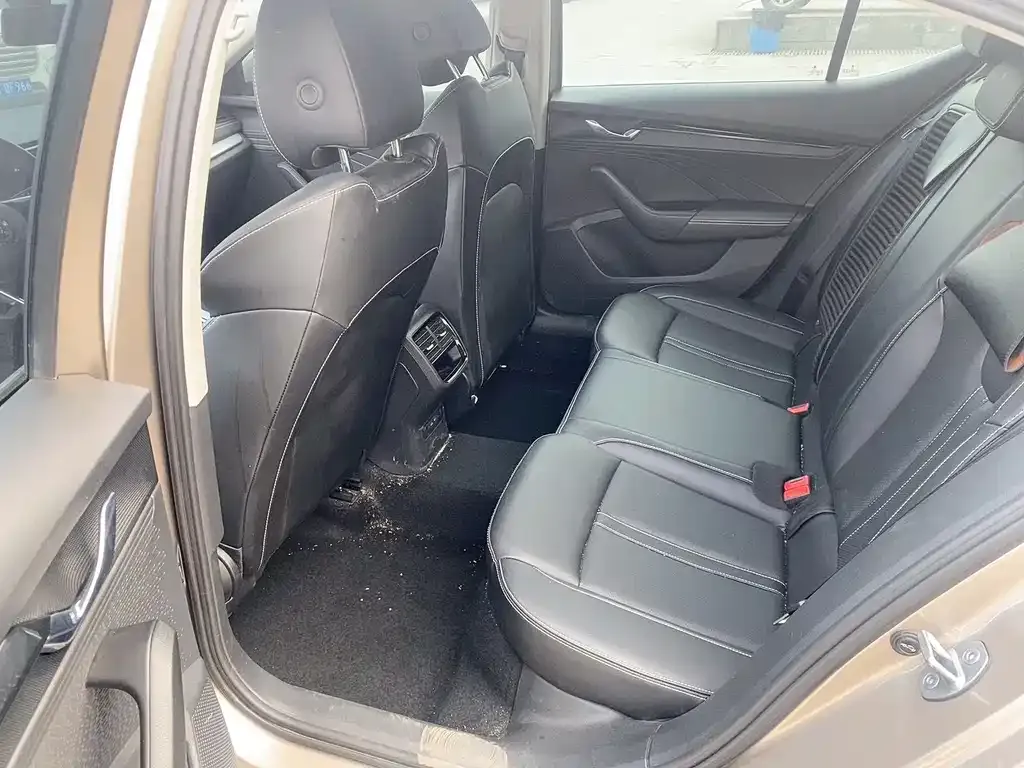 Skoda Octavia — фото 4