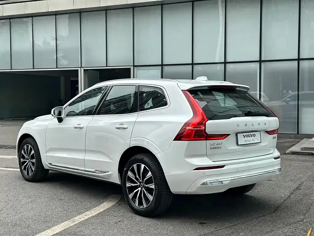 Volvo XC60 — фото 3