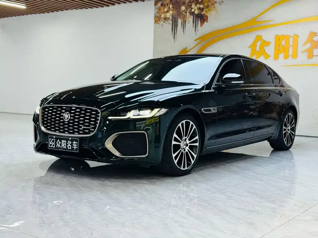 Jaguar XFL — фото 1