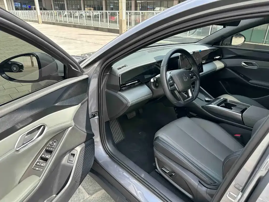 BYD Qin L — фото 10