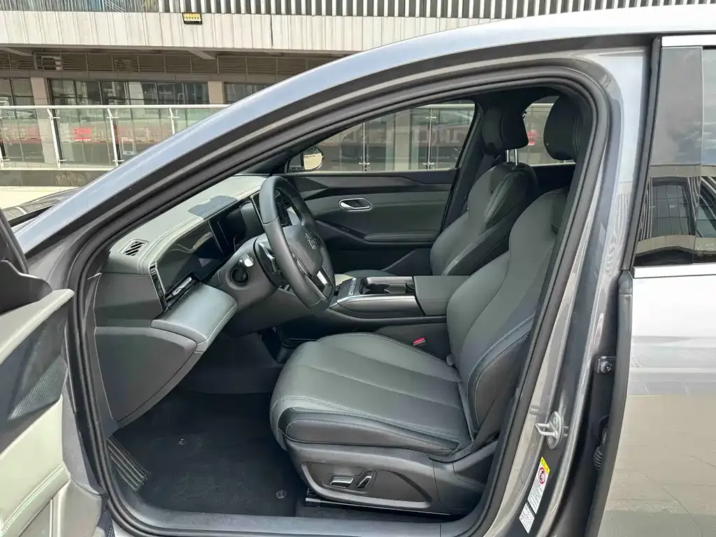 BYD Qin L — фото 8