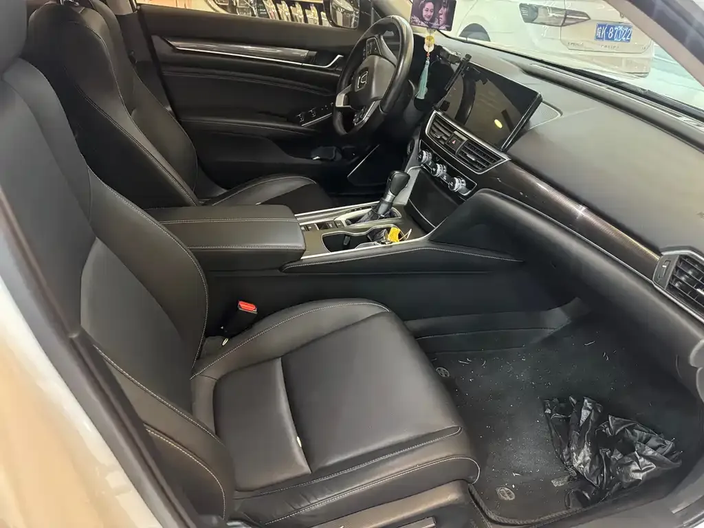 Honda Accord — фото 3