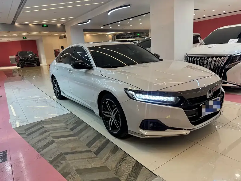Honda Accord — фото 9