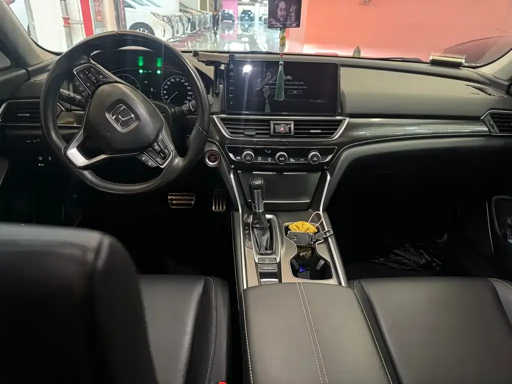 Honda Accord — фото 6