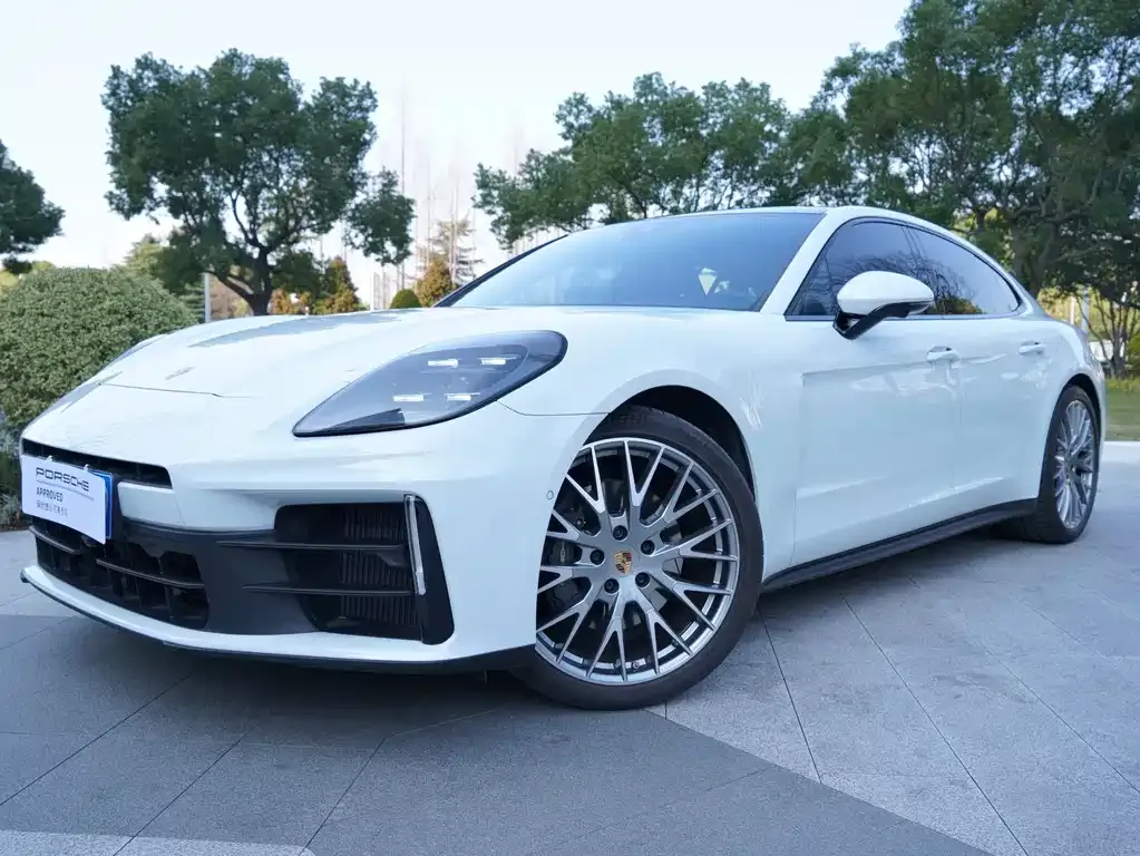 Porsche Panamera — фото 1