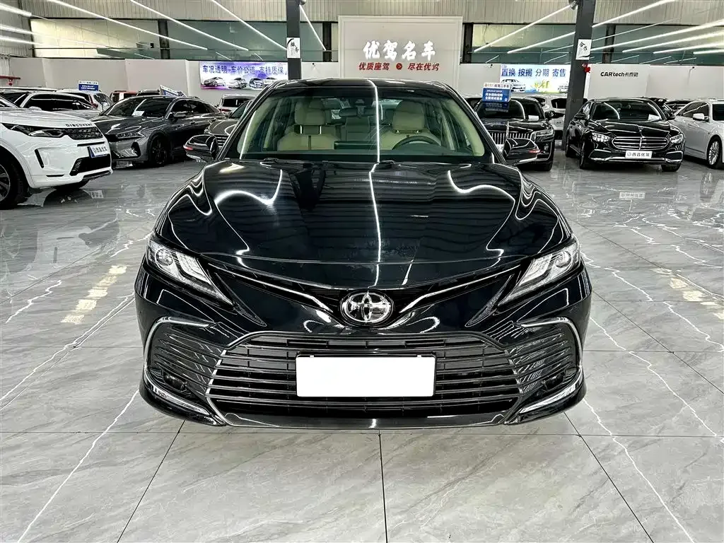 Toyota Camry — фото 9
