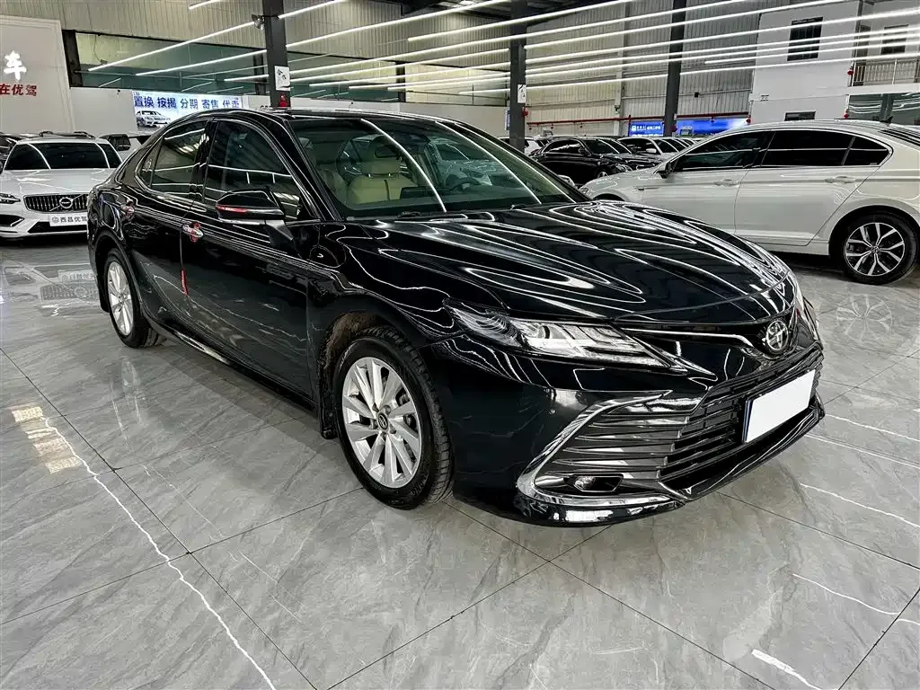 Toyota Camry — фото 8